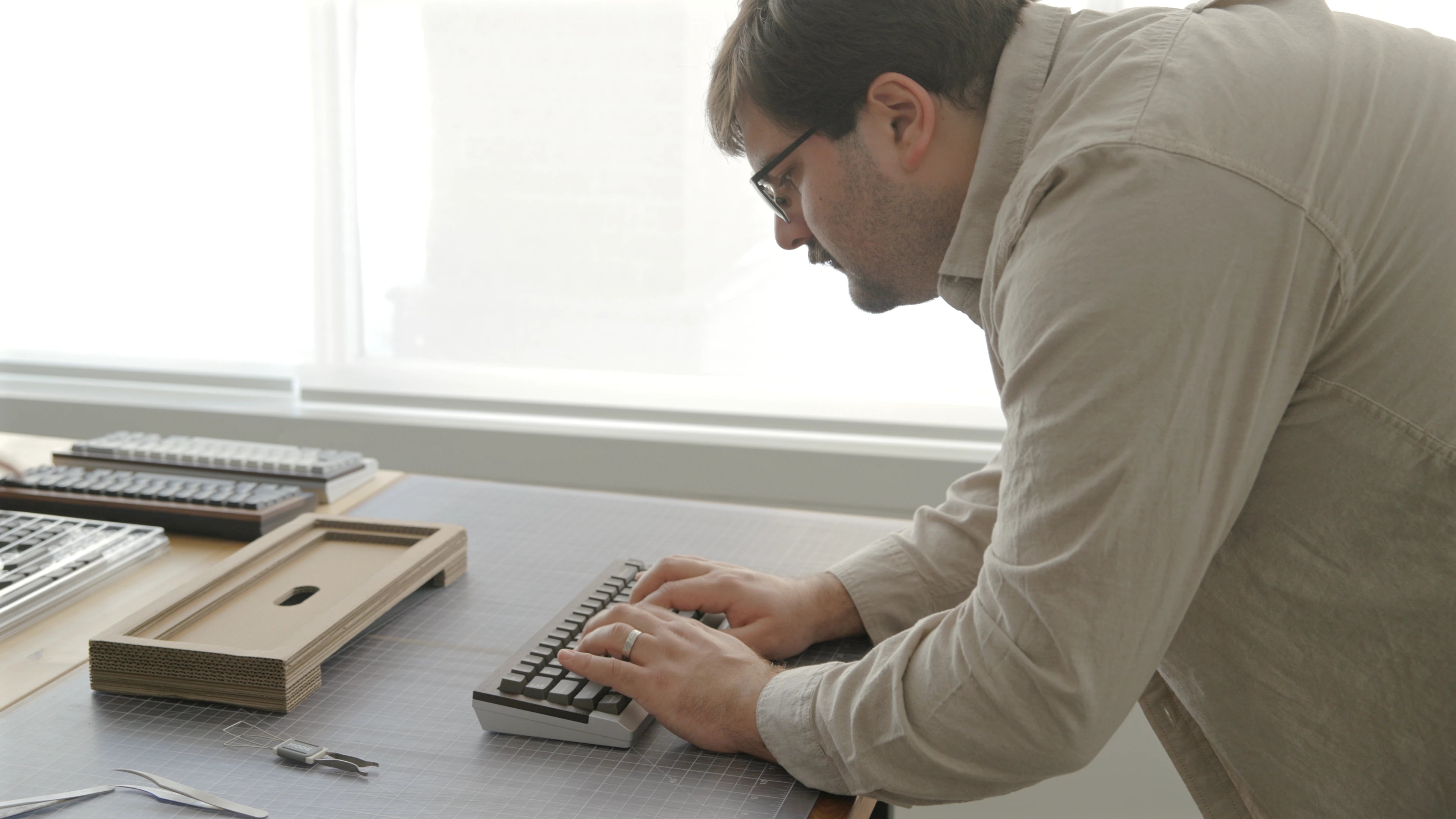 Boston testing session with the Crown Mounting System prototype on the desk