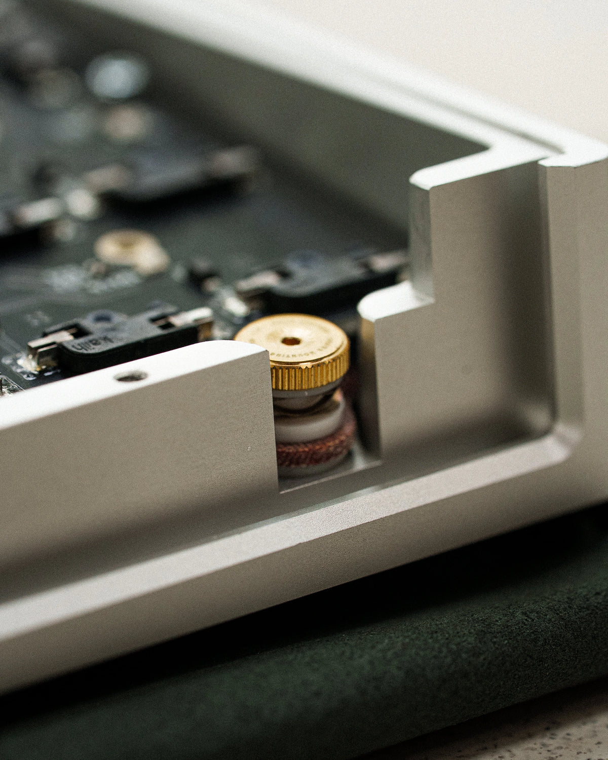 Mode Prologue Crown Mounting System detail