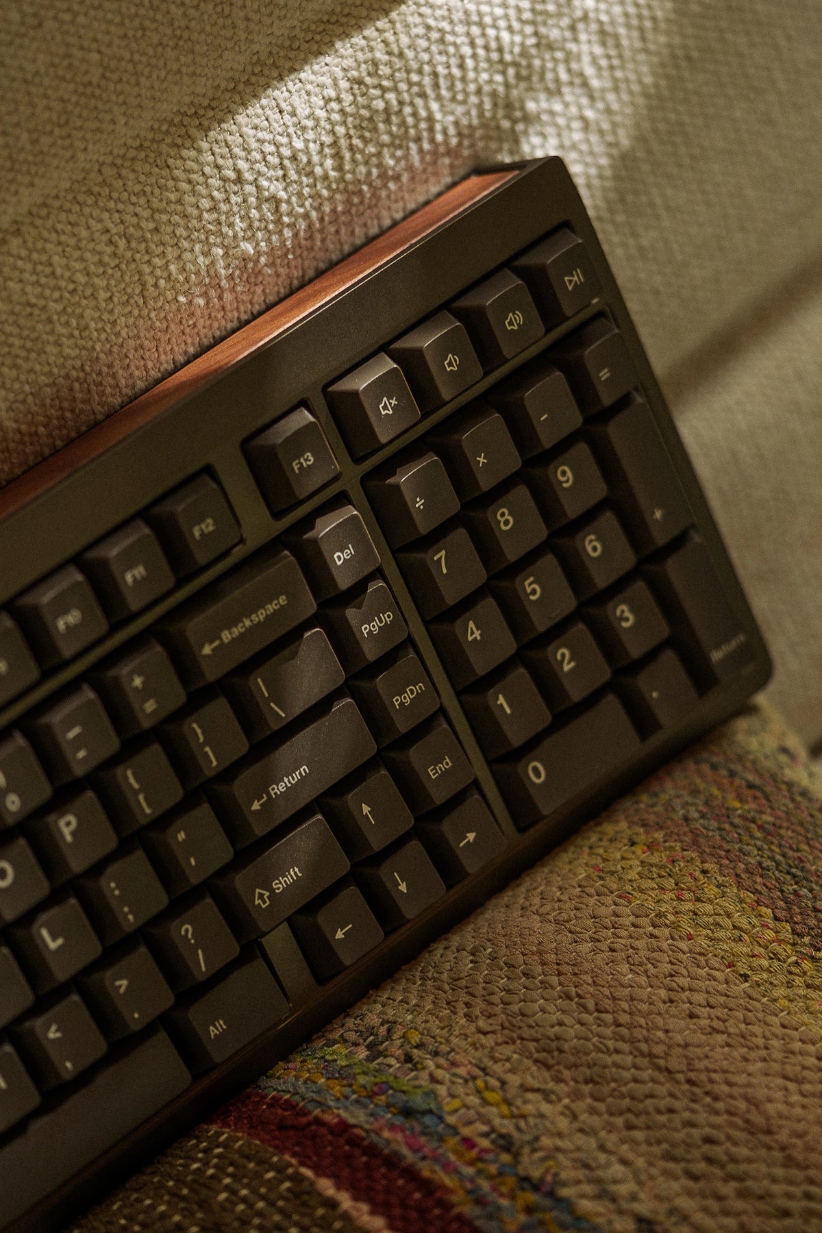Numpad and navigation cluster of a Mode Prologue in Dark Mushroom